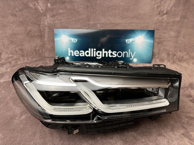 BMW 5 Series G30 F90 G31 LED RIGHT Headlight (9479273-10)