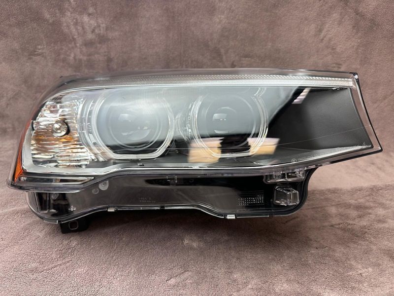 BMW X3 F25 LCI X4 F26 Xenon Headlight Left Side OEM GENUINE 7400017