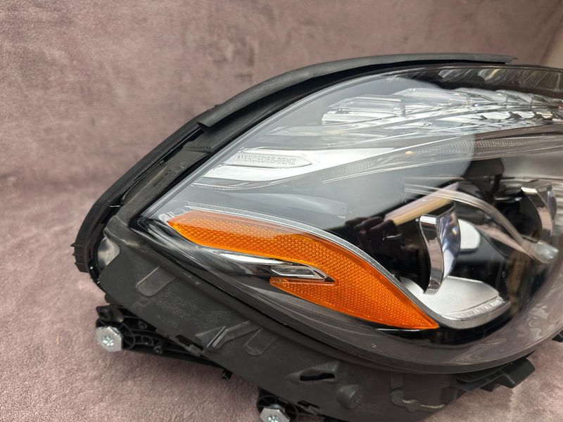 Mercedes-Benz GLS X166 2015–2019 - A1669065803/011 – Right Headlight