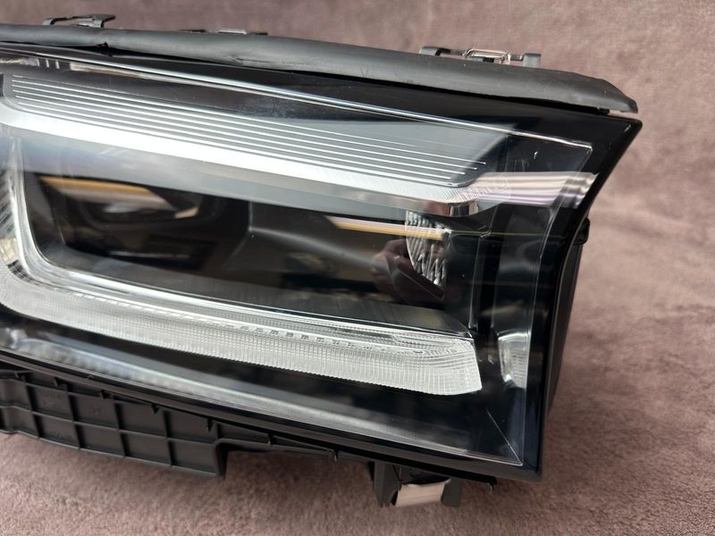 BMW 5 Series/M5 (G30/G31/F90) LCI 2020–2023 - 9479273-10 – Right Headlight