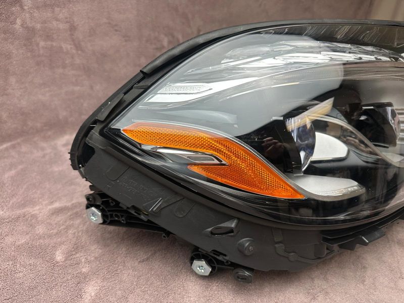 Mercedes-Benz GLS (X167) 2015-2019 - A1679066911 – Passenger Headlight