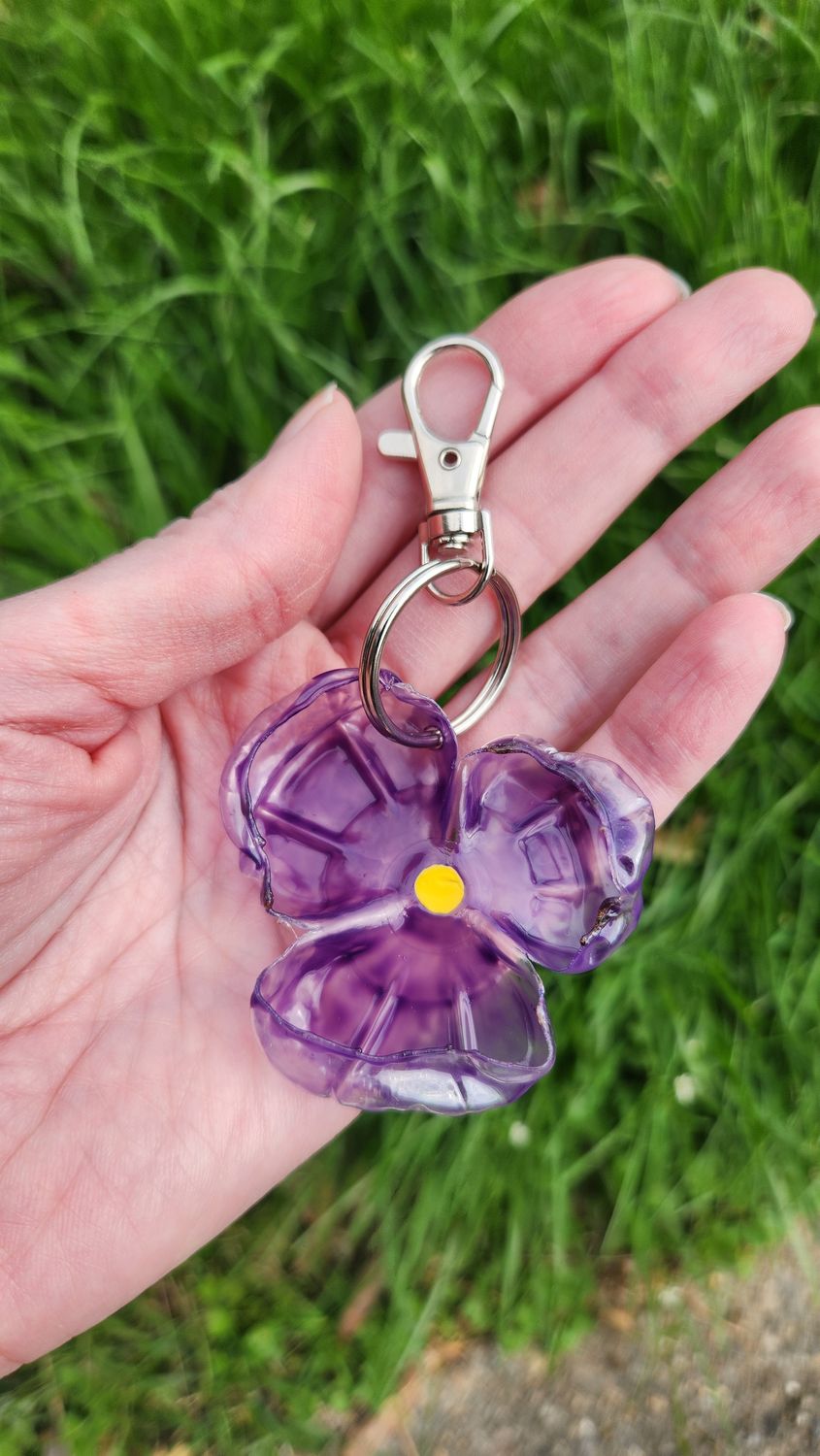 Upcycled Water Bottle Into Flower Keychain