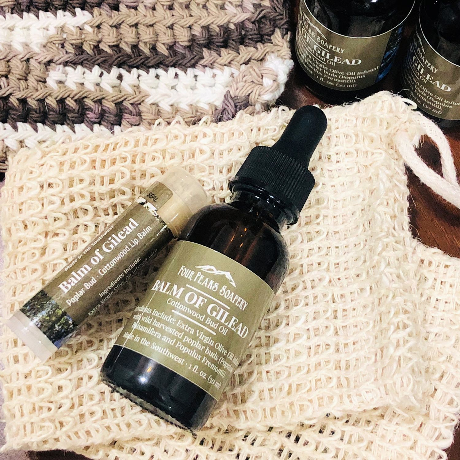 Cottonwood Bud Oil (Balm of Gilead) 1 oz + Free Lip Balm