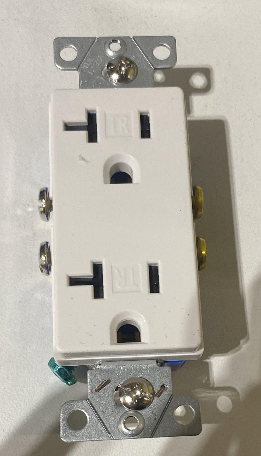 Decorator Duplex Receptacle 20AMP