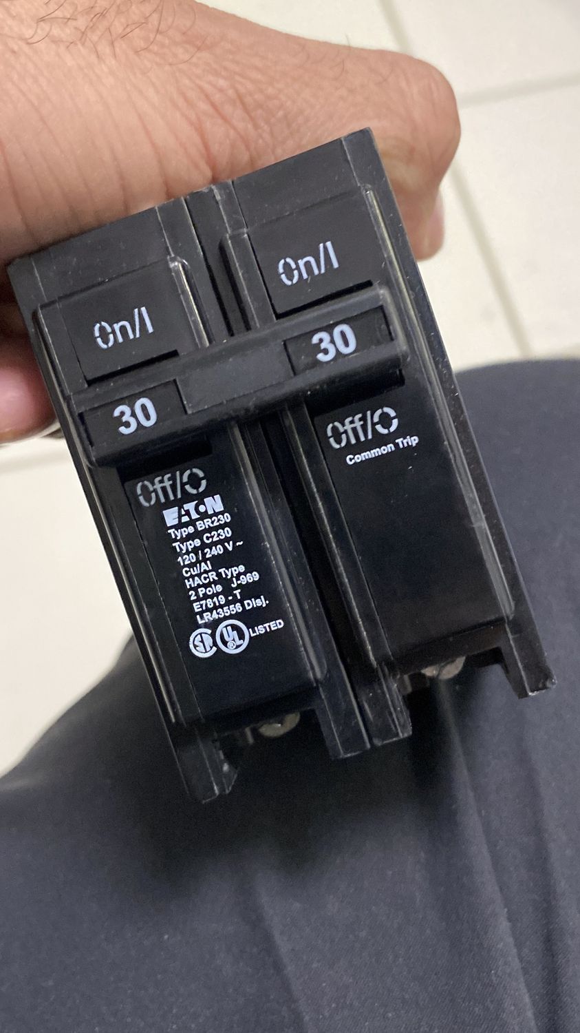 Panel breaker eaton BR230