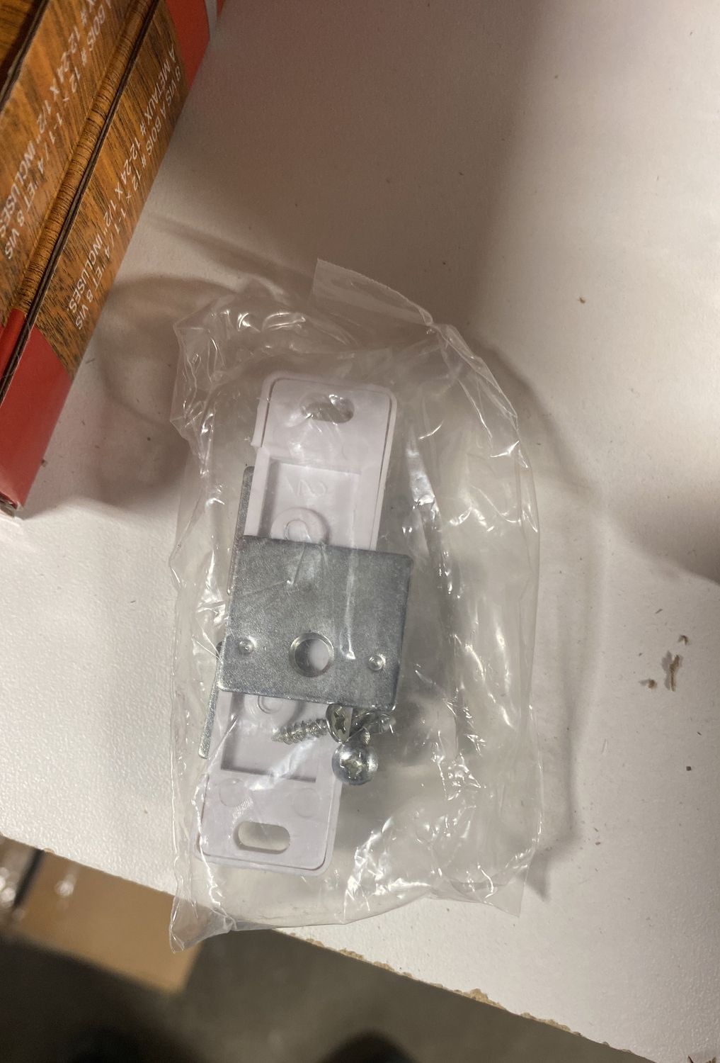 White double magnetic catch