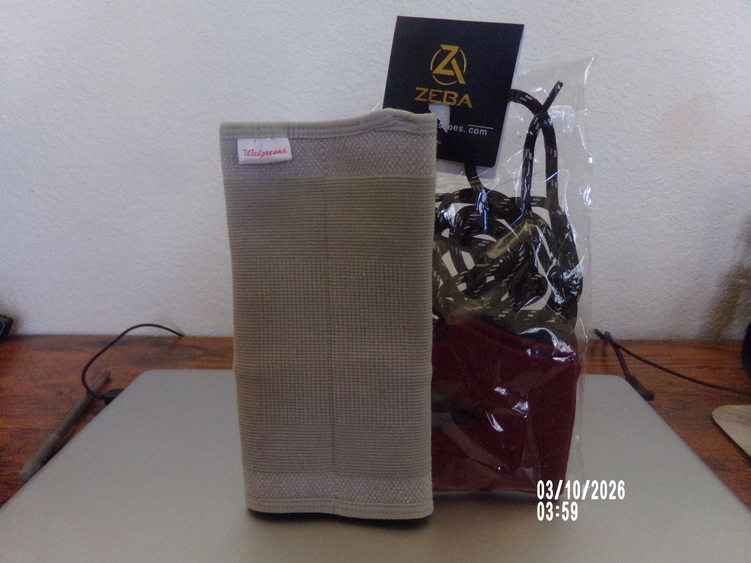 Zeba Ladies socks, laces and a free knee brace