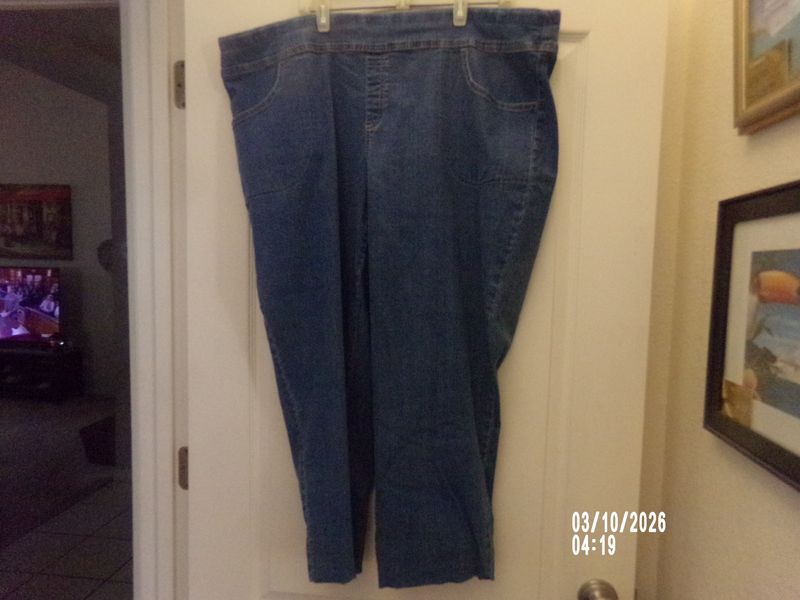 Womans blue jeans never worn   3X