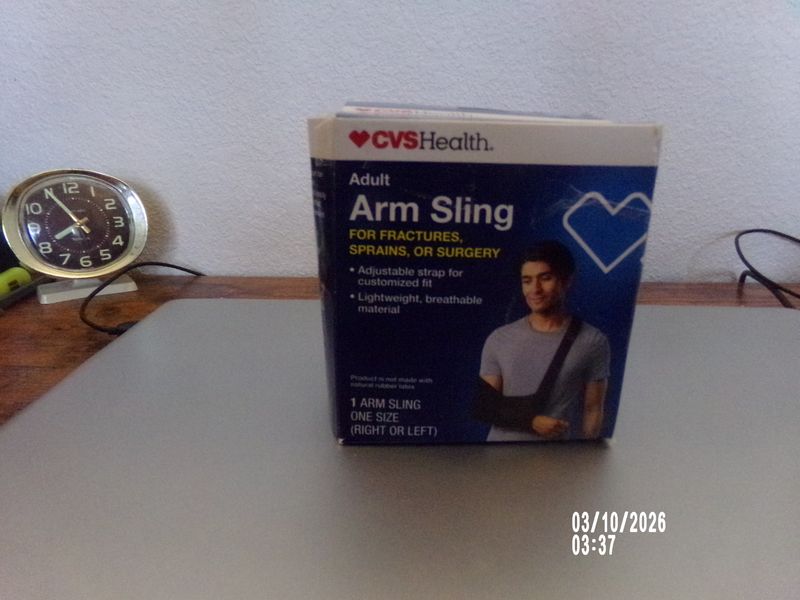 CVS Arm Sling open box
