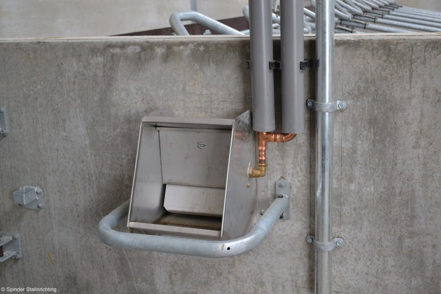 Individual drinking troughs