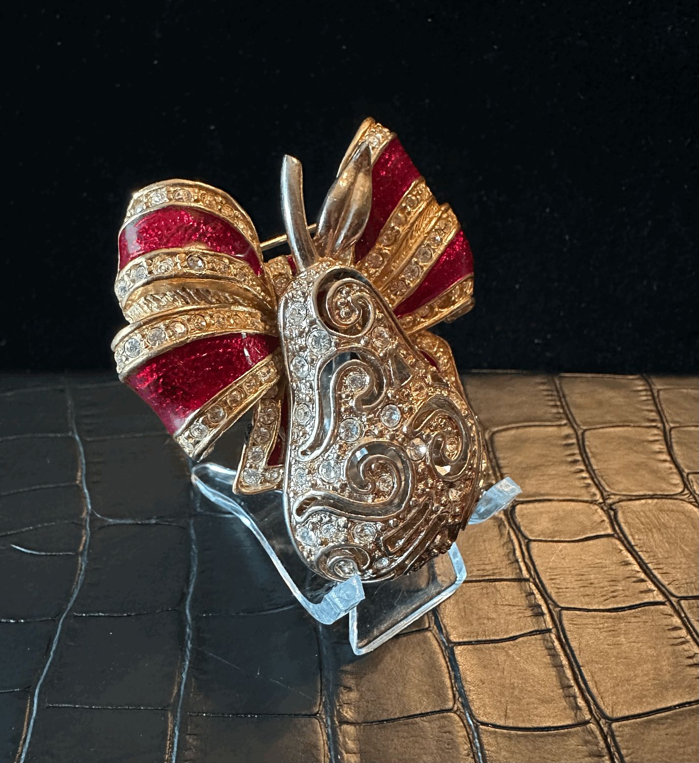 Pear Pearland Bling Pin Brooch