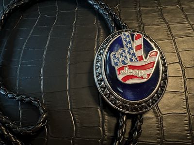 Jeep Wave Bolo Tie