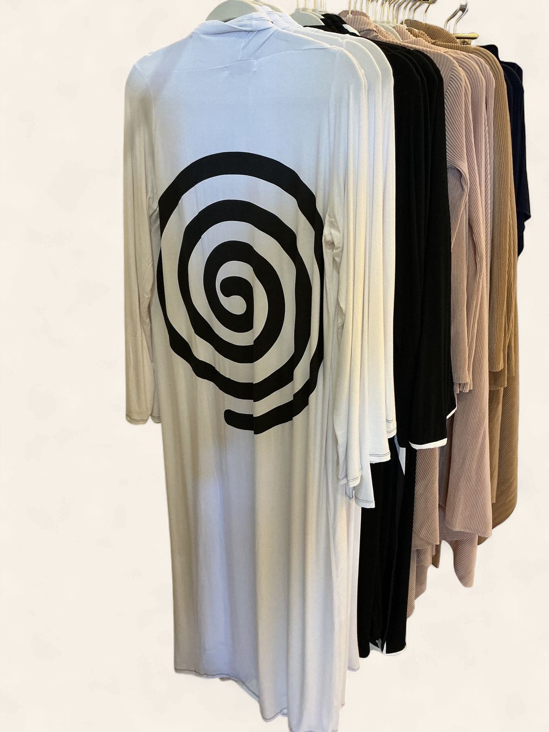 Long|Spiral|7978|White|Gold|Duster