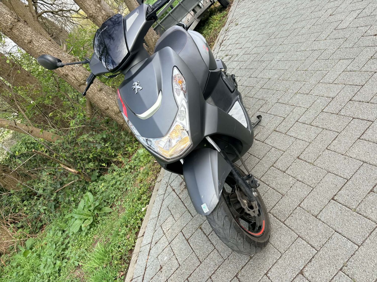 Peugeot kisbee grijs