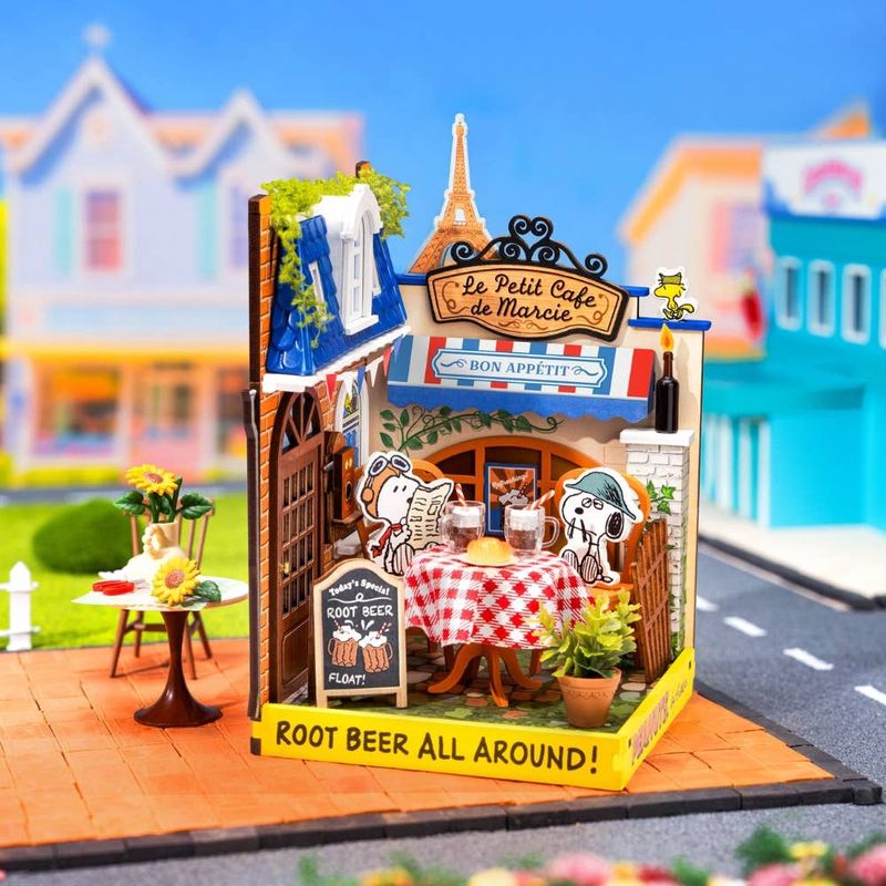 Le Petit Cafe Snoopy+Spike DIY Mini Kit
