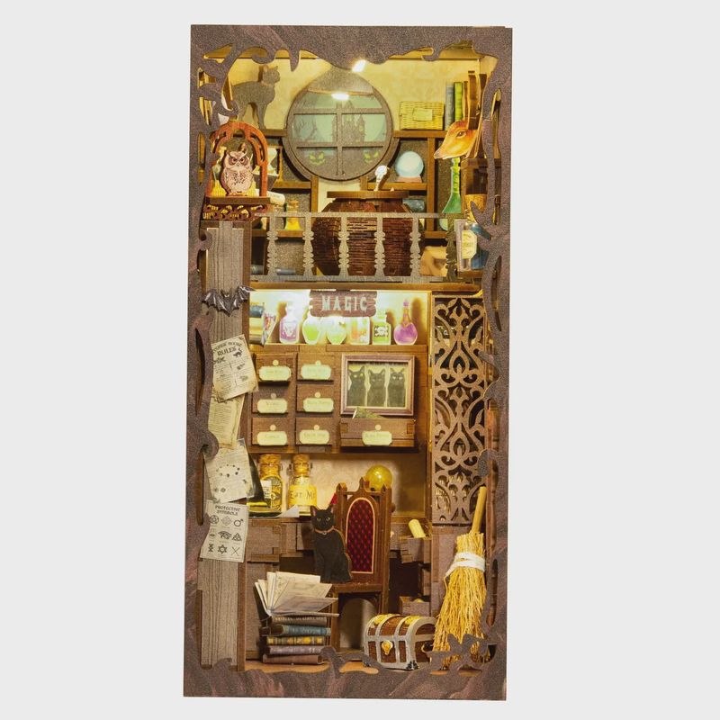 DIY Book Nook: Magic Pharmacist+Dust Cover