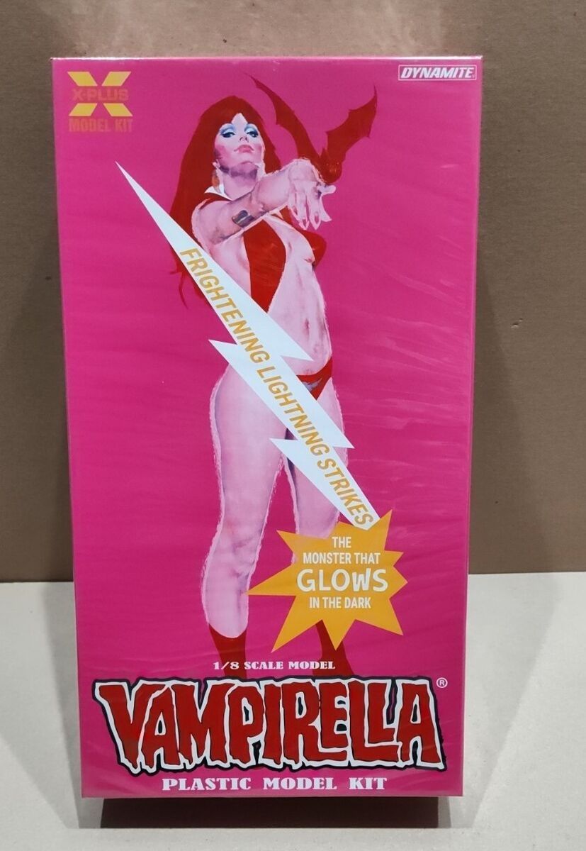 1:8 VAMPIRELLA GLOW JOSE GONZALEZ