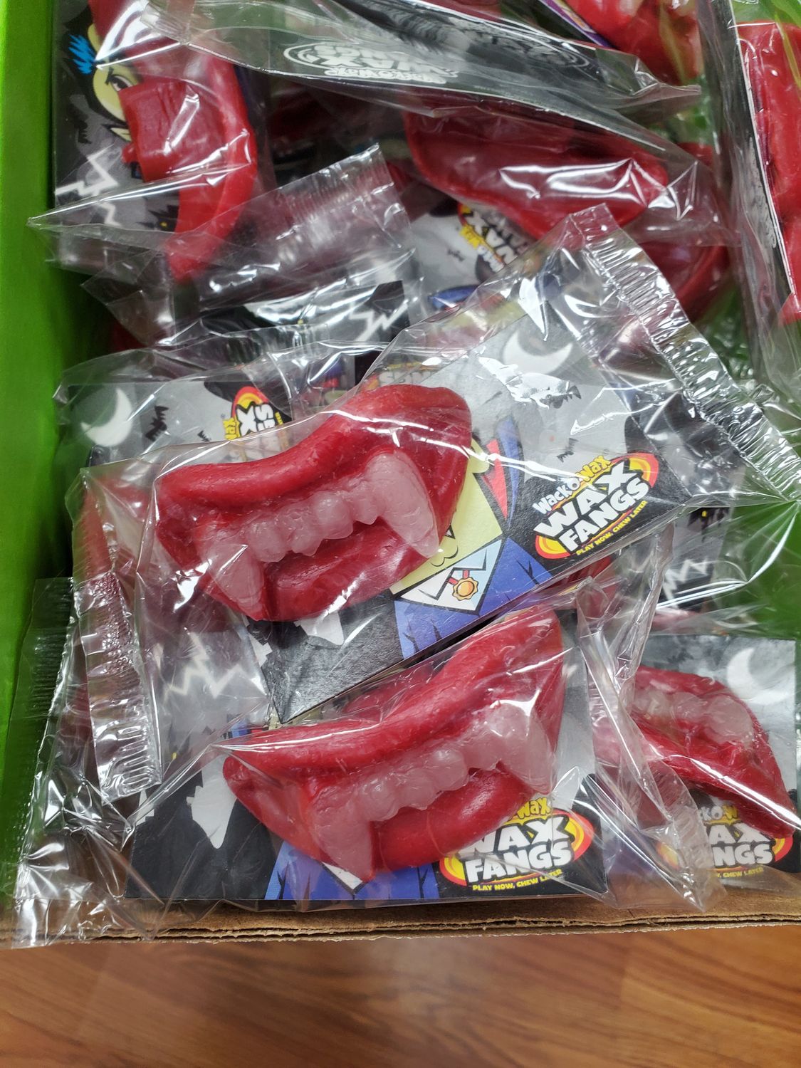 WACK-O-WAX FANGS ASST