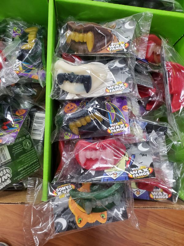WACK-O-WAX FANGS ASST