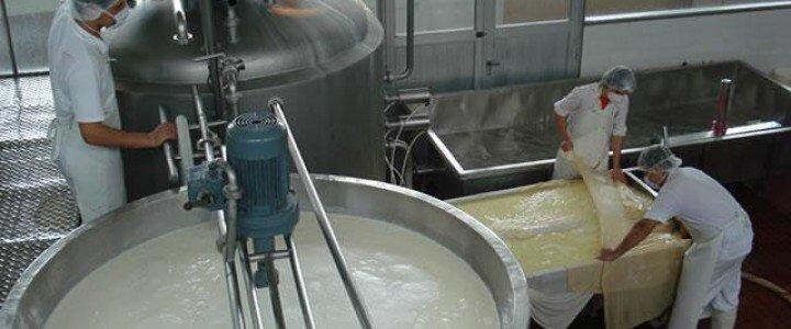 Utilización de equipos y utillaje en la elaboración y tratamiento de productos alimentarios