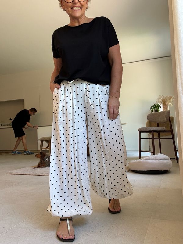Ariana dots Ariana dots