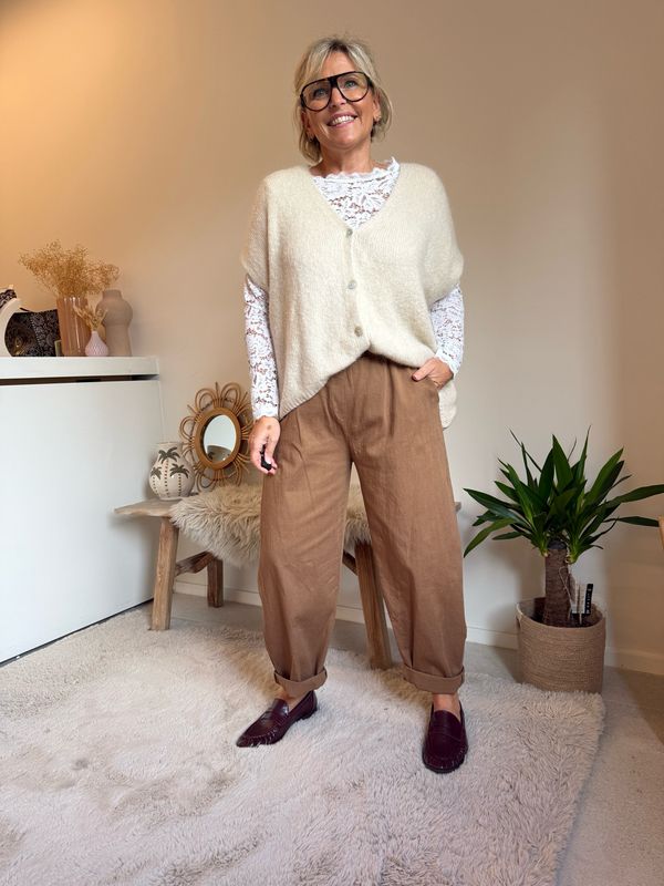 Ella camel