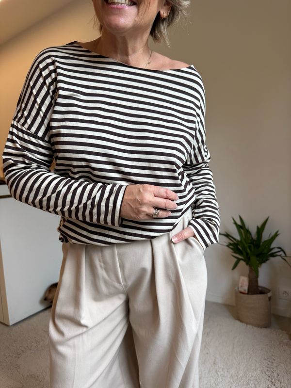 Anja donkerbruin ecru lange mouw