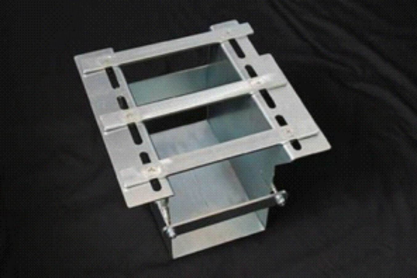 AUXILIARY BATTERY TRAY NISSAN NAVARA D40 ST (NOT SPAIN MADE) TUB MOUNT NOT TRAY MOUNT 2005-2012