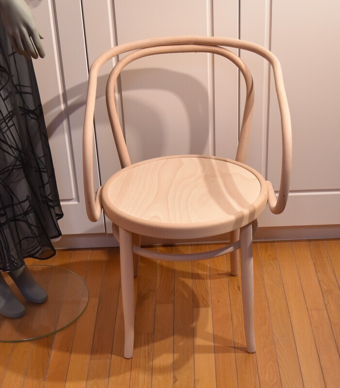 Fauteuil en hêtre brut numéro 40