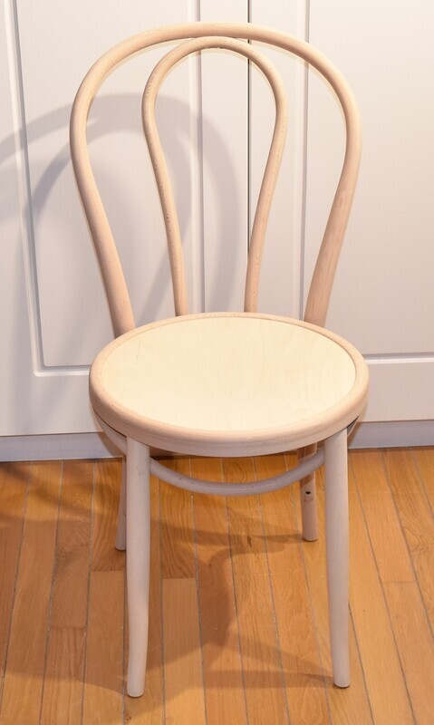 Chaise en hêtre brut numéro 22 PATTEN