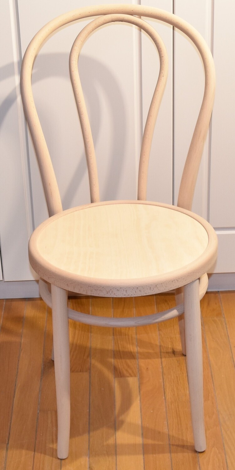 Chaise en hêtre brut numéro 22