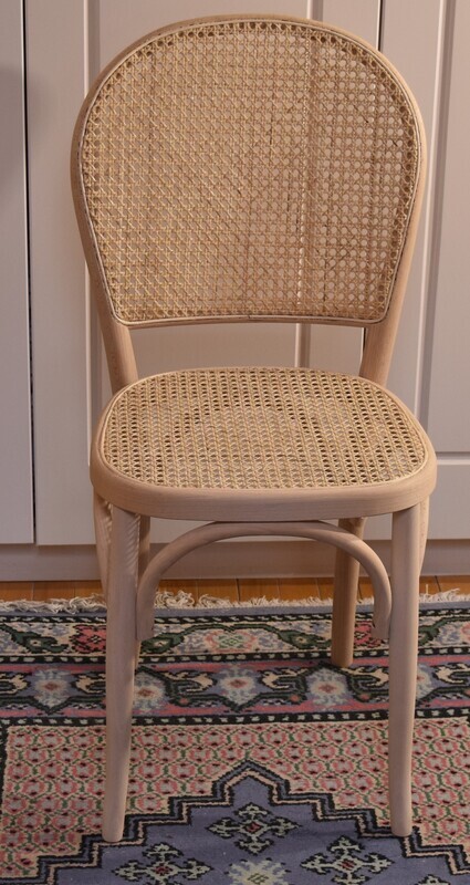 Chaise en hêtre brut numéro 28