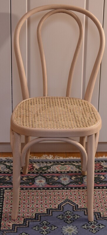 Chaise en hêtre brut numéro 21