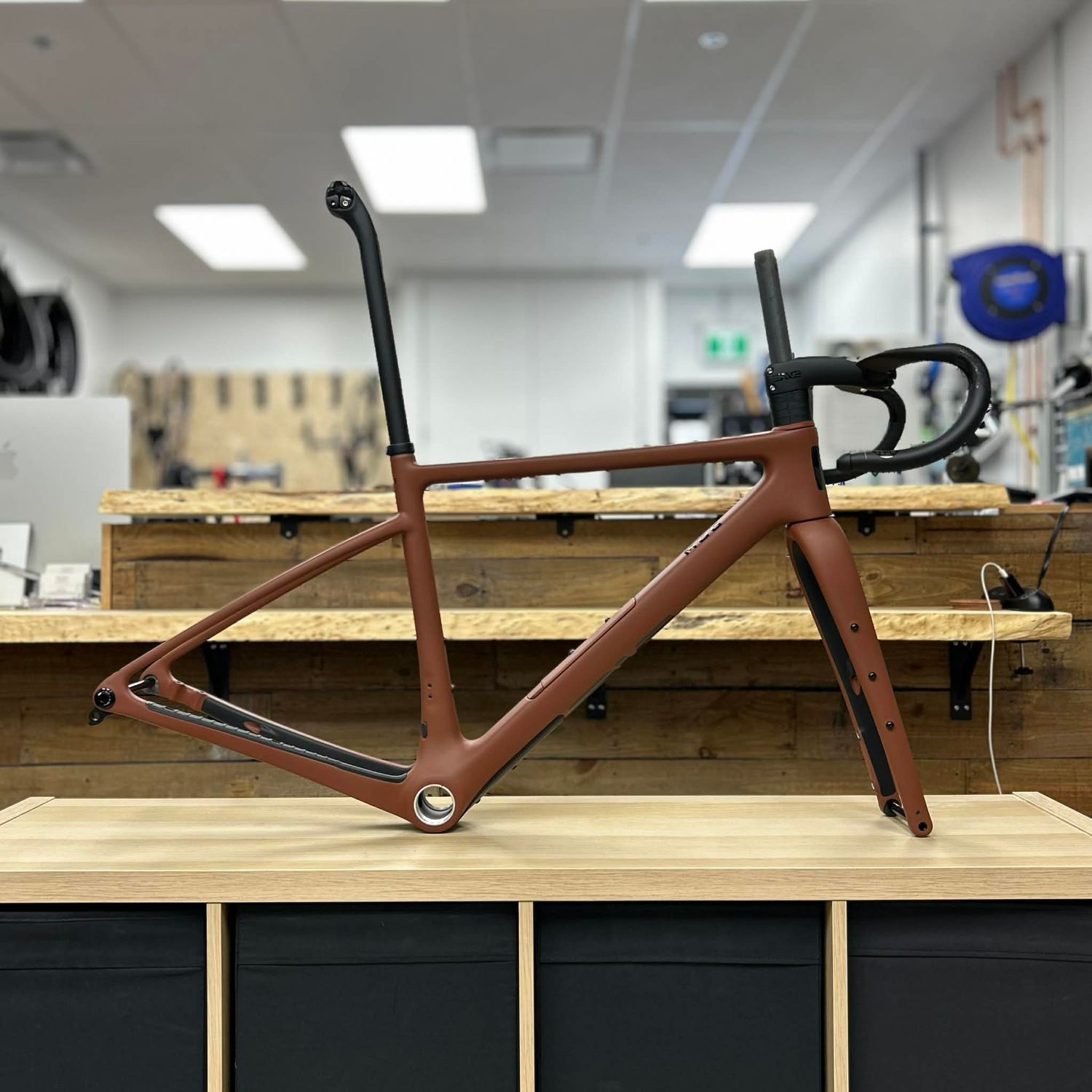 Enve, Cadre, MOG, 52 Terracotta, Guidon SES Aero Road, Potence Aero IN-Route, Tige selle 400mm