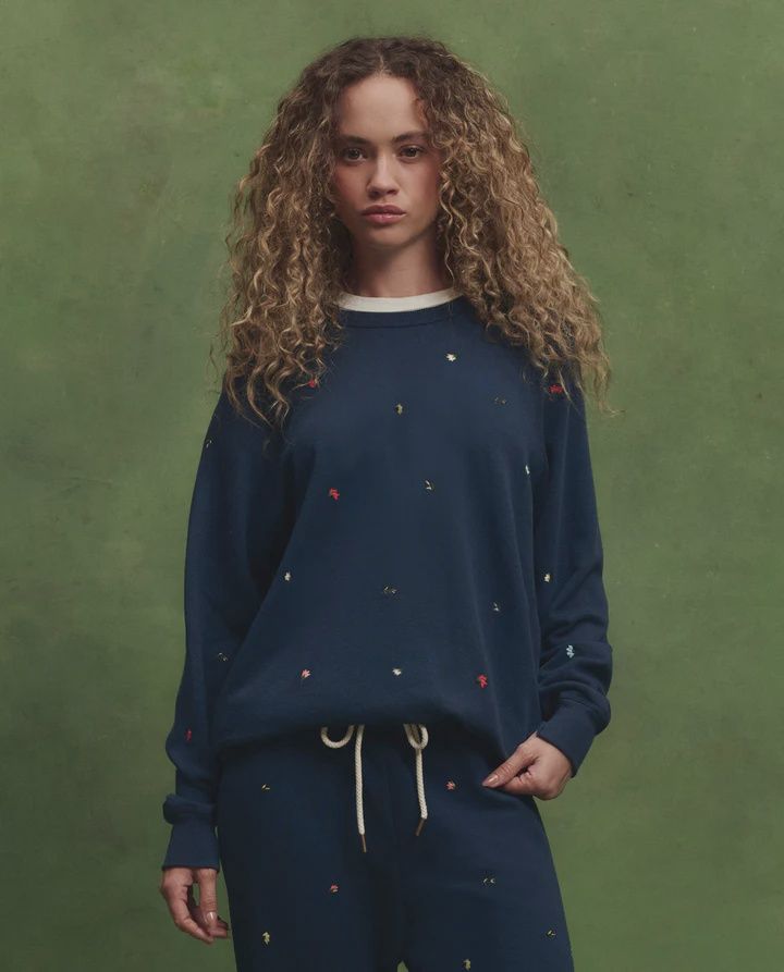THE COLLEGE SWEATSHIRT W/ TOSSED FLORAL EMB