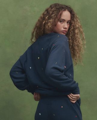 THE COLLEGE SWEATSHIRT W/ TOSSED FLORAL EMB