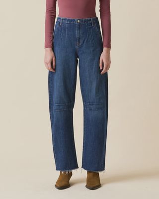 DARTED BARREL JEAN- HIGH RISE