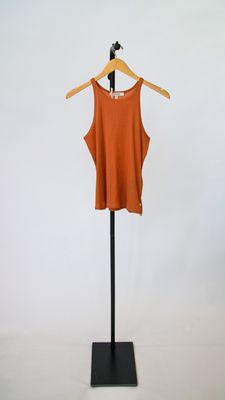 PURE SLEEKNESS TOP
