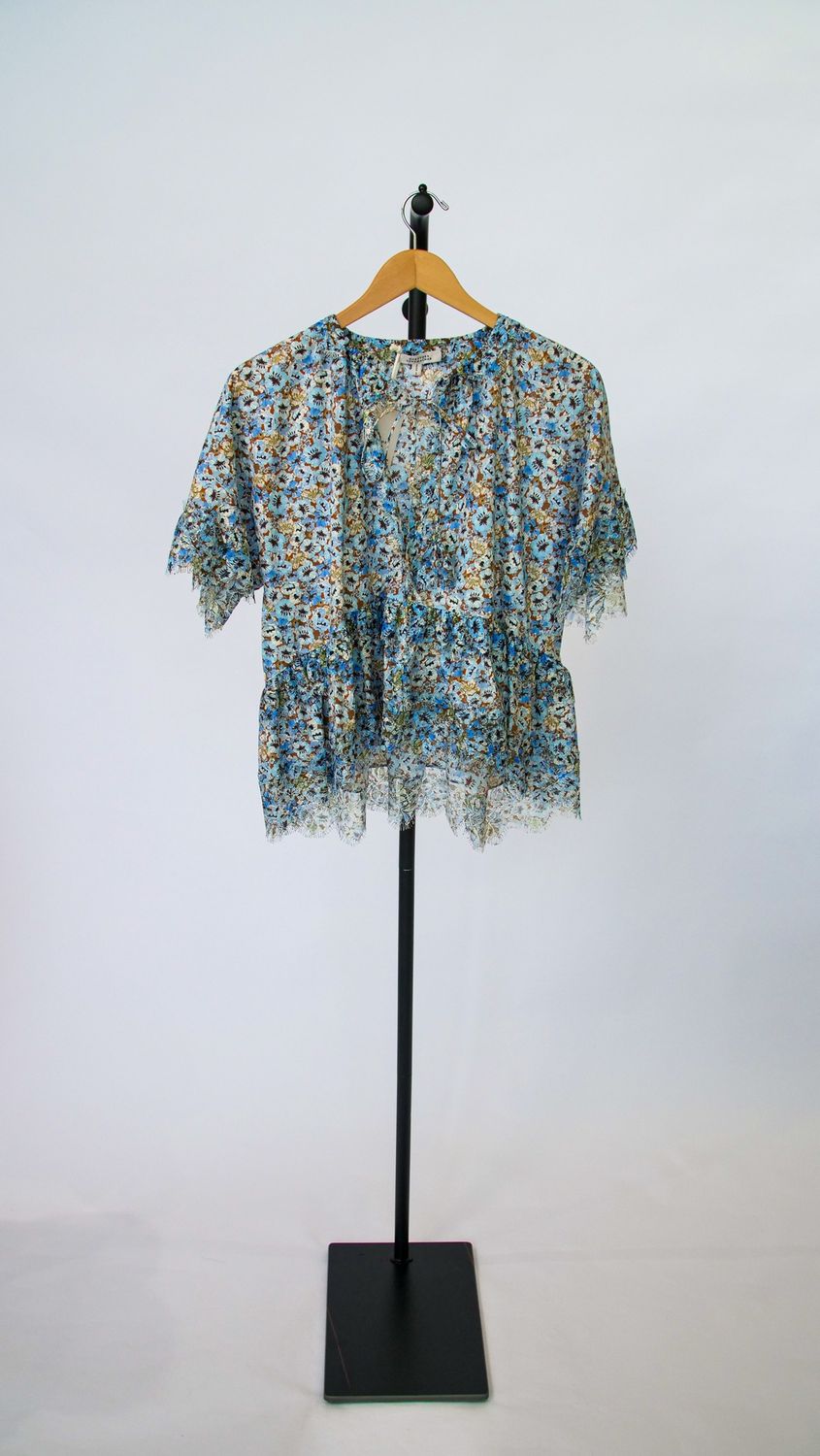FLORAL VOLUMES BLOUSE