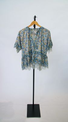 FLORAL VOLUMES BLOUSE