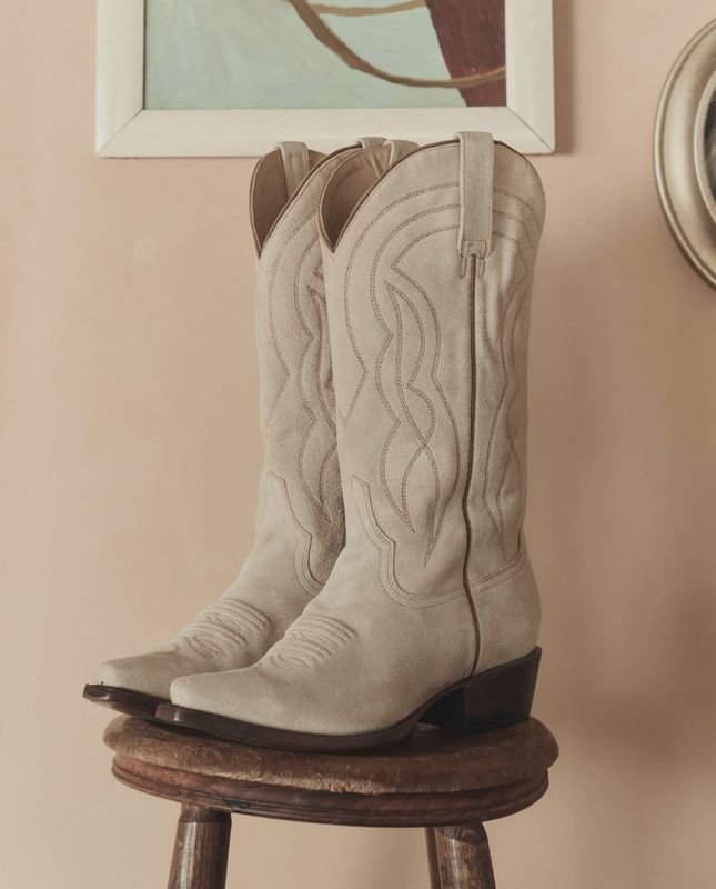 THE COWBOY BOOT (SUEDE)