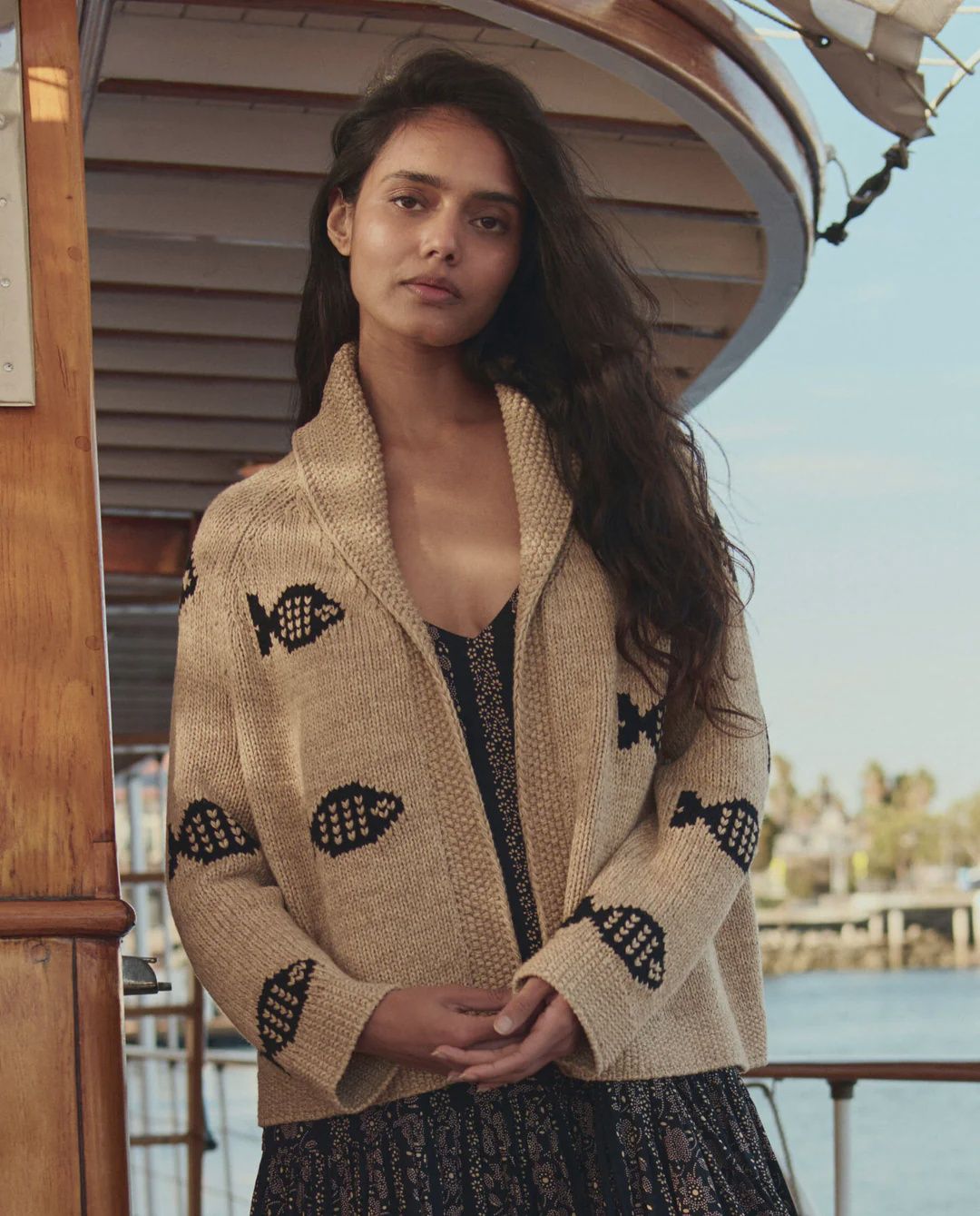 THE SWIMMING FISH LODGE CARDIGAN