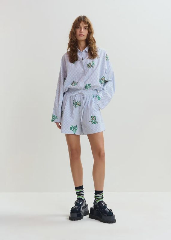 JUSTE EMBROIDERED MINI SHORTS