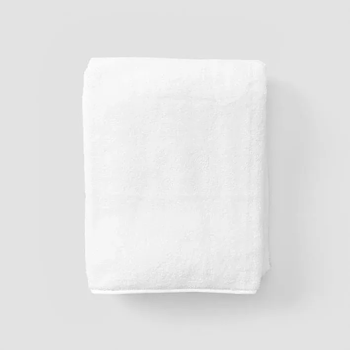 SIGNATURE BATH TOWEL, Color: WHITE ON WHITE