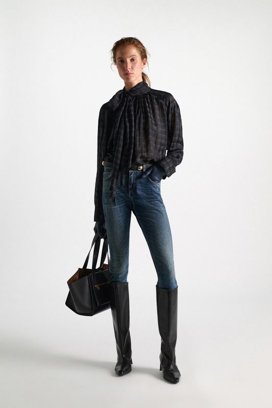 AIRY CHECK BLOUSE