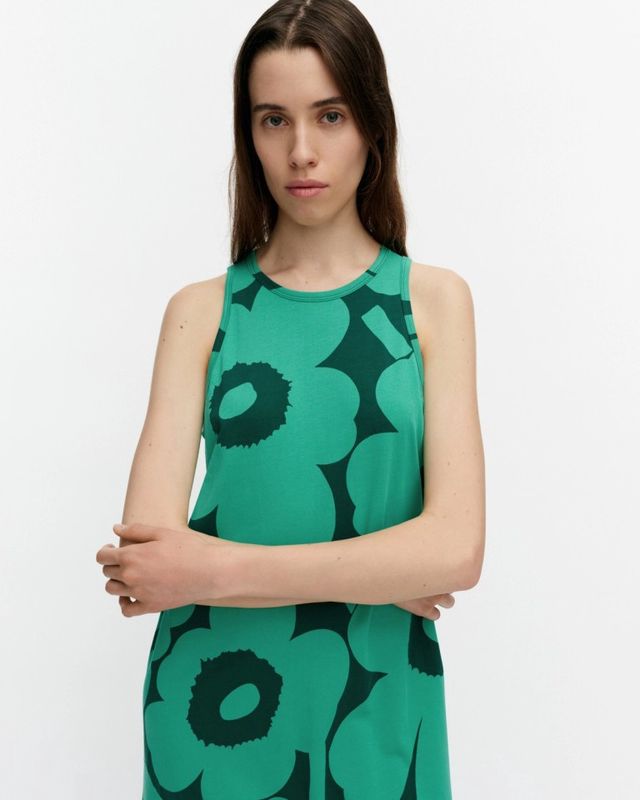ERILAINEN UNIKKO DRESS