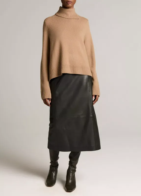 WOOL-CASHMERE SIDE-SLIT TURTLENECK SWEATER