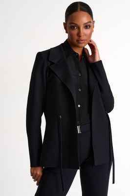 STRUCTURED BLAZER