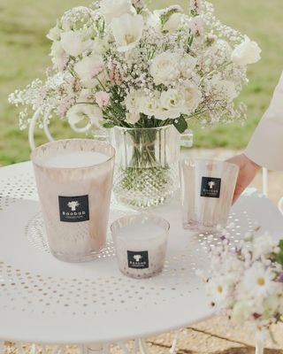 WHITE PEARLS CANDLE- SIGNATURE MAX16