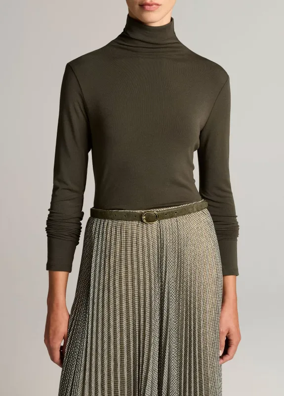 ESSENTIAL LONG-SLEEVE TURTLENECK TOP